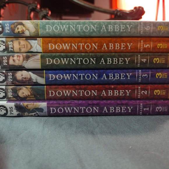 Downton Abbey's complete series - Picture 3 of 3